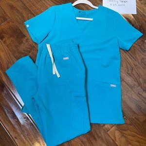 Teal Figs. Size small